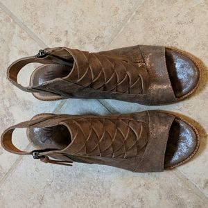 Sofft Brand McKenna heeled sandals size 8